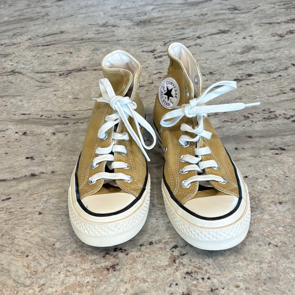 Converse - Picture 2 of 5